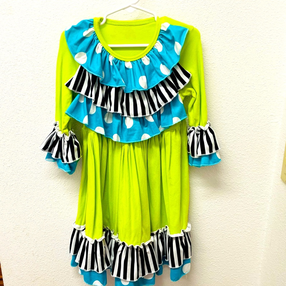 Super fun modest dress size 3T
